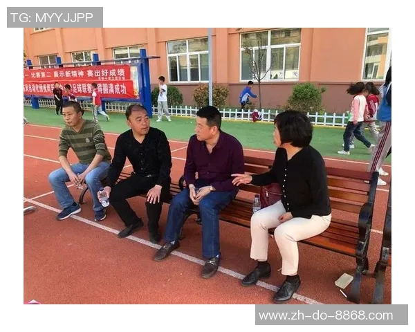 从草根到巨星小马的成长轨迹与足球梦想全解析